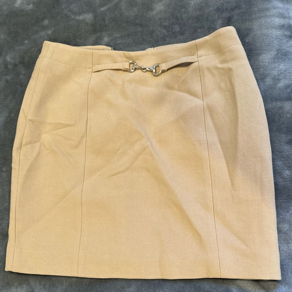 H&M beige mini skirt - size 0